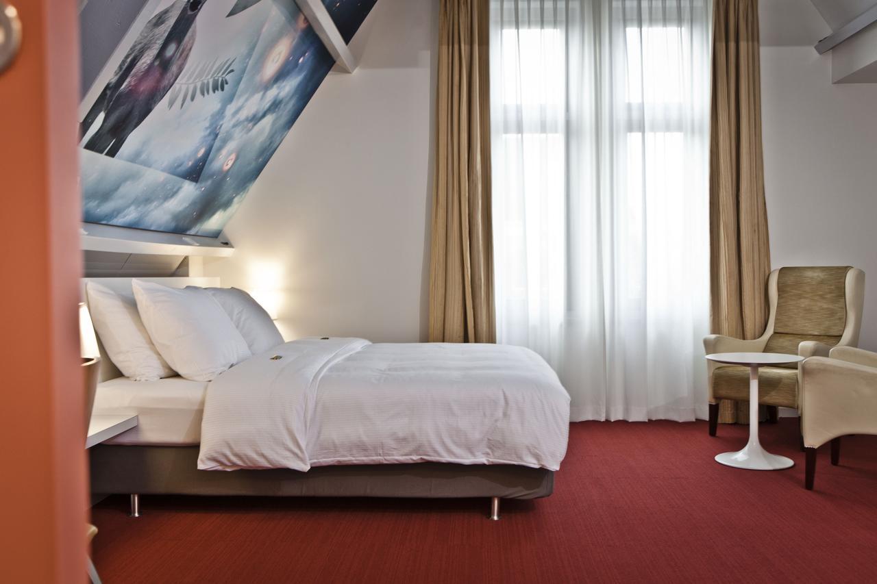 Hotel Trusten Вилемстад Екстериор снимка